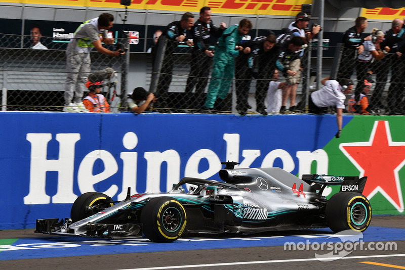 Race winner Lewis Hamilton, Mercedes AMG F1 W09