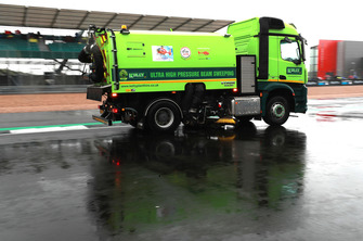 Wet track clearing