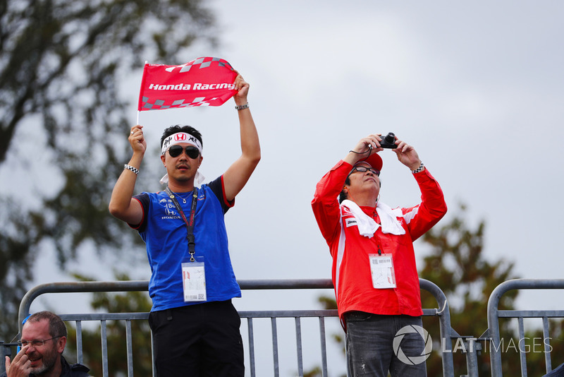 tifosi Toro Rosso Honda e Ferrari