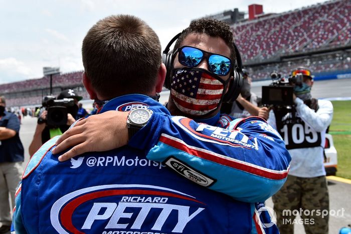 Darrell Wallace Jr., Richard Petty Motorsports, Chevrolet Camaro Victory Junction