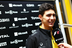Esteban Ocon, Test Driver Renault Sport F1 Team con i media