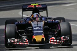 Carlos Sainz Jr, Scuderia Toro Rosso STR11