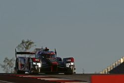 #8 Audi Sport Team Joest Audi R18 e-tron quattro: Lucas di Grassi, Loic Duval, Oliver Jarvis