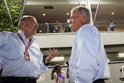 Керівник McLaren Рон Денніс і керівник Formula One Group Чейз Кері