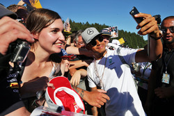 Lewis Hamilton, Mercedes AMG F1, mit Fans