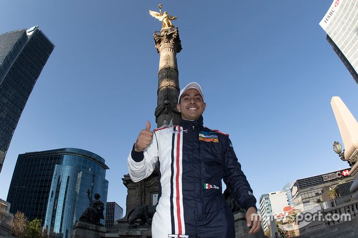 Salvador Durán, Team Aguri en el Ángel de la Independencia en la Ciudad de México