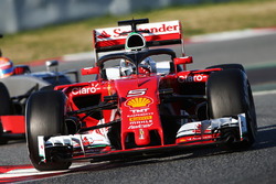 Sebastian Vettel, Ferrari SF16-H running the Halo cockpit cover