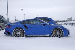 Porsche 911 GT2 spyshot