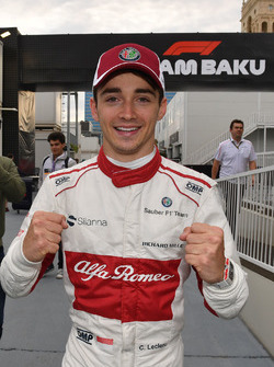 Charles Leclerc, Sauber altıncı sırayı kutluyor