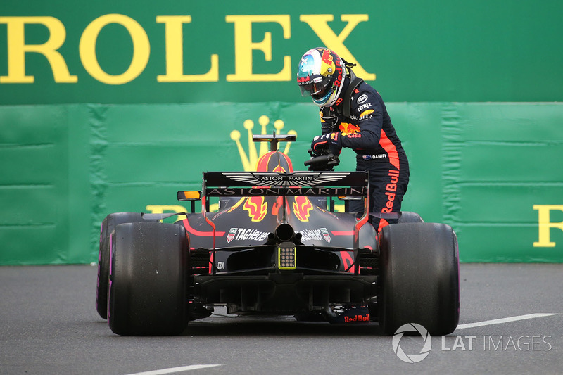 Max Verstappen - Daniel Ricciardo kazası - Red Bull Racing