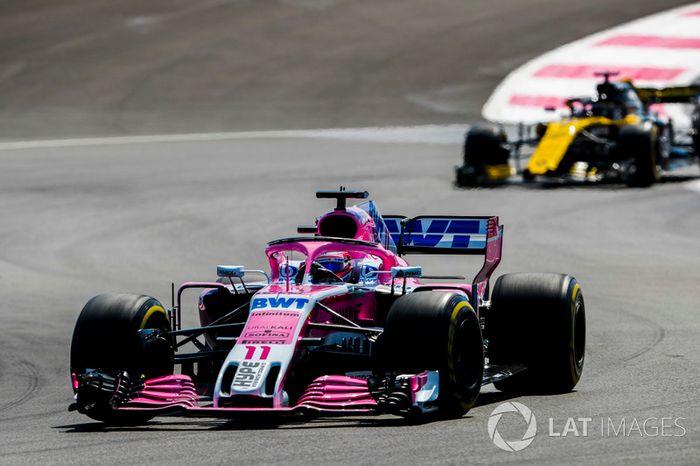 Sergio Perez, Force India VJM11, Nico Hulkenberg, Renault Sport F1 Team R.S. 18