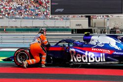 Race retiree Pierre Gasly, Scuderia Toro Rosso STR13