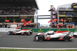 #8 Toyota Gazoo Racing Toyota TS050: Sébastien Buemi, Kazuki Nakajima, Fernando Alonso en #7 Toyota Gazoo Racing Toyota TS050: Mike Conway, Kamui Kobayashi, Jose Maria Lopez
