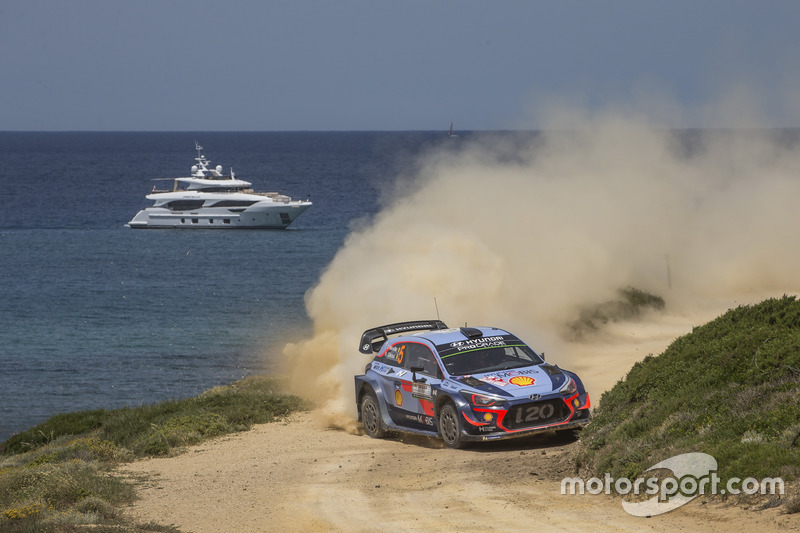 Premio ANONIMO Timing Feat: Thierry Neuville, Nicolas Gilsoul, Hyundai Motorsport por la victoria con menor diferencia respecto al segundo clasificado (0.7 segundos sobre Ogier en Cerdeña).