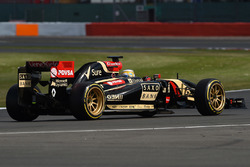 Charles Pic, Lotus E22 op 18 inch Pirelli-banden