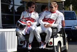 Charles Leclerc, Alfa Romeo Sauber F1 Team ve Marcus Ericsson, Alfa Romeo Sauber F1 Team