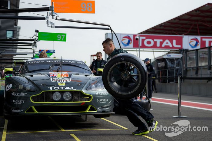 #98 Aston Martin Racing Aston Martin Vantage