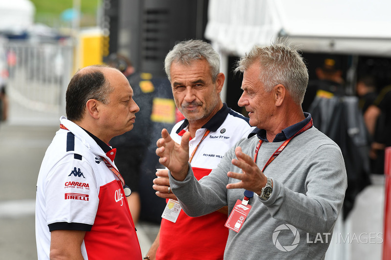 Frederic Vasseur, directeur de Sauber, avec Beat Zehnder, manager de Sauber et Eje Elgh, Manager