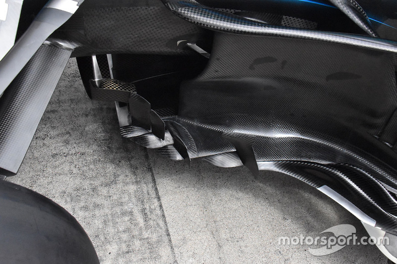 Mercedes-AMG F1 W09 bargeboards detail