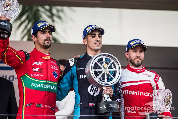 Lucas di Grassi foi o segundo colocado. Nick Heidfeld fechou o pódio.