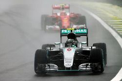 Nico Rosberg, Mercedes AMG F1 W07 Hybrid, Kimi Raikkonen, Ferrari SF16-H