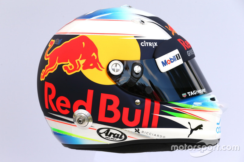 Diaporama Les casques des 20 pilotes de la saison 2017