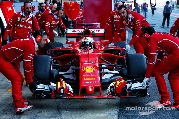 Sebastian Vettel, Ferrari SF70H en pits