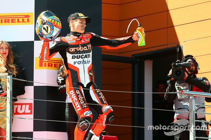 Podium: ganador carrera Chaz Davies, Ducati Team