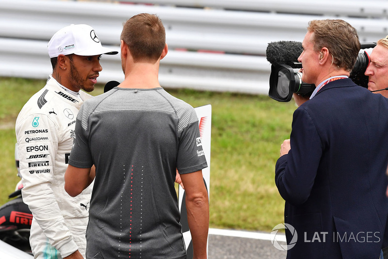 Lewis Hamilton, Mercedes AMG F1 talks with Jenson Button, David Coulthard, Channel Four TV Commentat