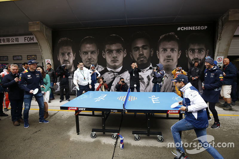Felipe Massa, Williams, Daniel Ricciardo, Max Verstappen, Red Bull Racing