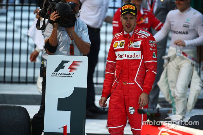 El ganador Sebastian Vettel, Ferrari
