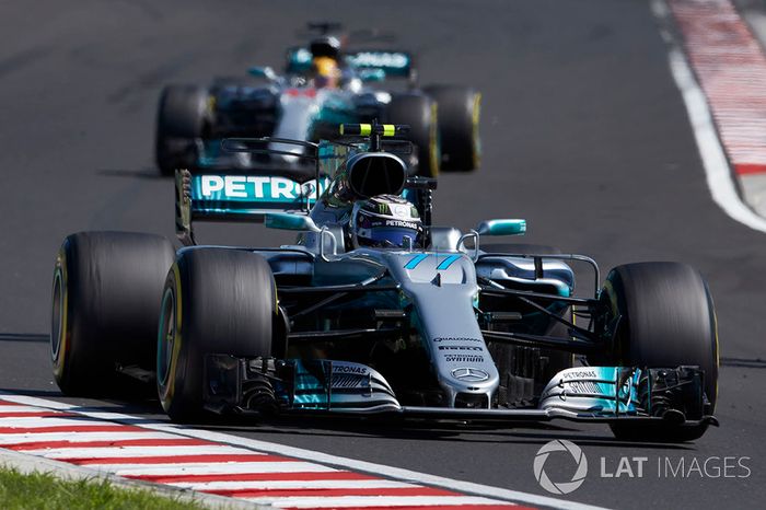 Valtteri Bottas, Mercedes AMG F1 W08, Lewis Hamilton, Mercedes AMG F1 W08