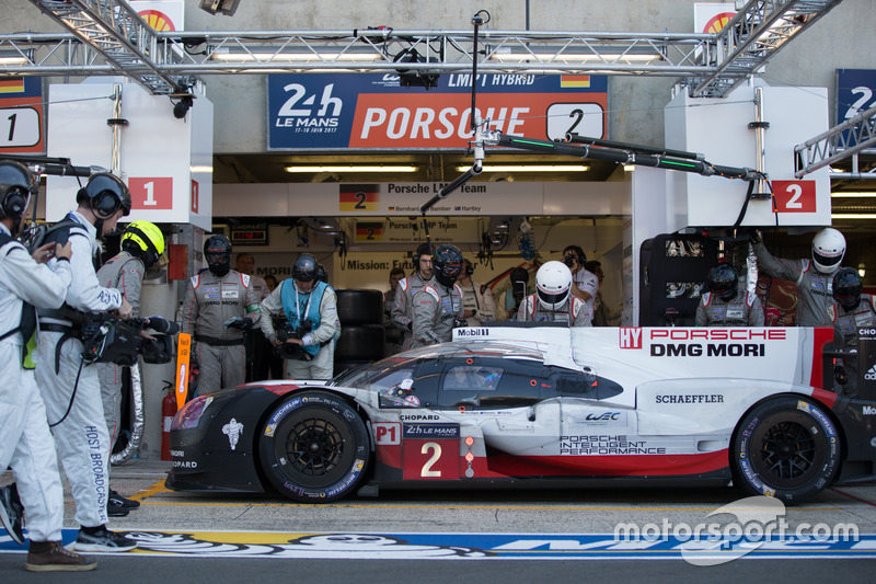 №2 Porsche Team, Porsche 919 Hybrid: Брендон Хартли, Эрл Бамбер, Тимо Бернхард