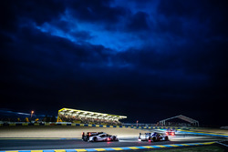 #41 Greaves Motorsport Ligier JSP2 Nissan: Мемо Рохас, Жюльєн Каналь, Натанаель Бертон і #1 Porsche