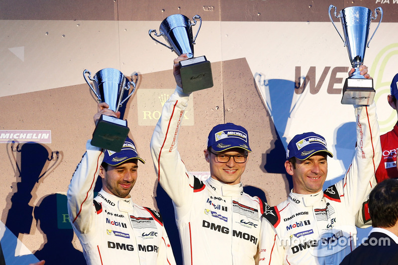 #2 Porsche Team Porsche 919 Hybrid: Romain Dumas, Neel Jani, Marc Lieb