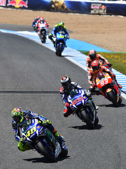 Start: Valentino Rossi, Yamaha Factory Racing, führt