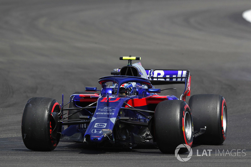 Pierre Gasly, Toro Rosso STR13, avec un aileron avant cassé