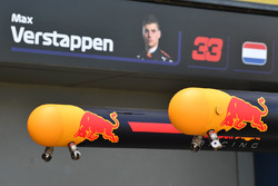 Red Bull Racing pit box detay
