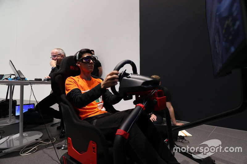 Un participante del McLaren World's Fastest Gamer