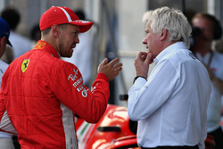 Sebastian Vettel, Ferrari en Charlie Whiting, FIA-delegaat