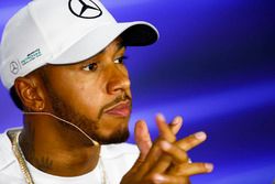 Lewis Hamilton, Mercedes AMG F1, en la conferencia de prensa
