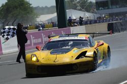 #63 Corvette Racing-GM Chevrolet Corvette C7.R: Jan Magnussen, Antonio Garcia, Jordan Taylor termina con daños
