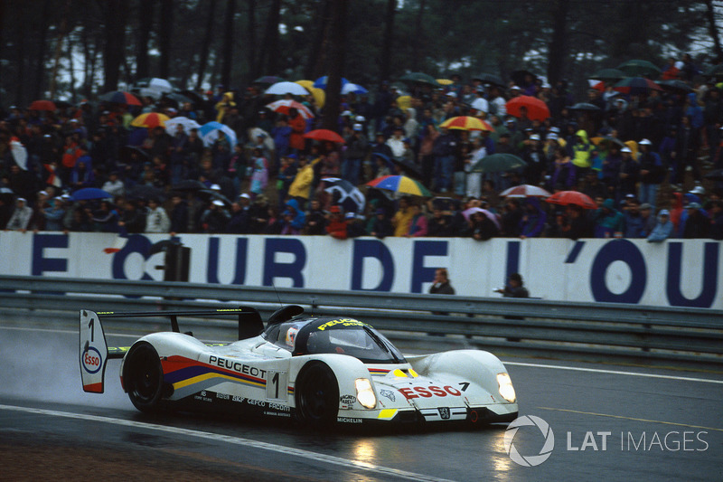 1992: Derek Warwick, Yannick Dalmas, Mark Blundell, Peugeot 905 Evo 1B