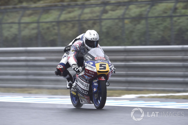 Na Moto3, Romano Fenati venceu e aproveitou o zero de Joan Mir (que foi apenas 18º) para reduzir em 25 pontos a desvantagem no mundial. Mesmo assim, o espanhol ainda pode ser campeão na Austrália.