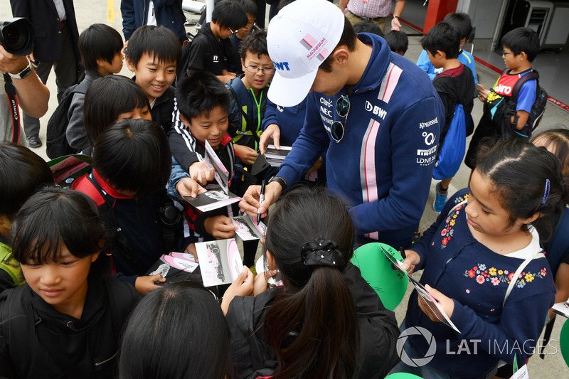 Esteban Ocon, Sahara Force India F1 signs autographs for the fans