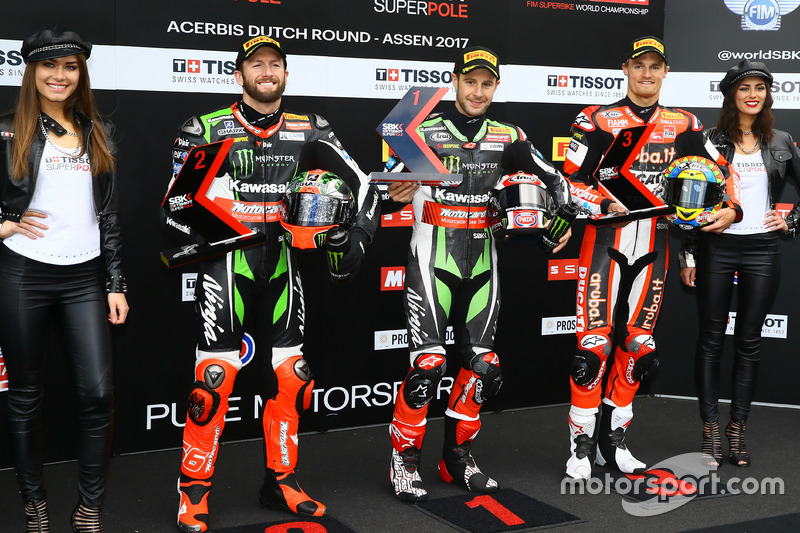 Polesitter Jonathan Rea, Kawasaki Racing, second place Tom Sykes, Kawasaki Racing, third place Chaz Davies, Ducati Team