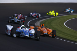 Jay Howard, Schmidt Peterson Motorsports, Honda; Fernando Alonso, Andretti Autosport, Honda
