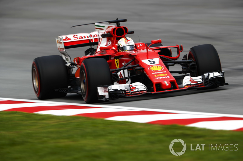 Já com pista seca, Sebastian Vettel foi o mais veloz no TL2 e cravou o recorde da pista, com 1min31s261.