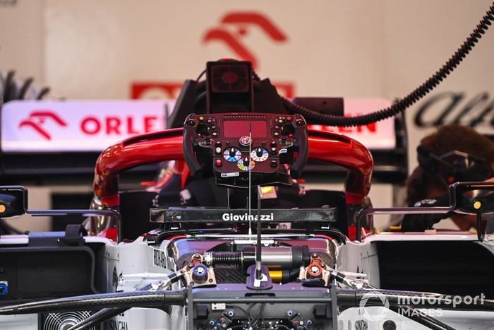 Detalle del volante de Antonio Giovinazzi, Alfa Romeo Racing C39 