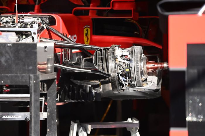 Detalle del freno delantero del Ferrari SF1000
